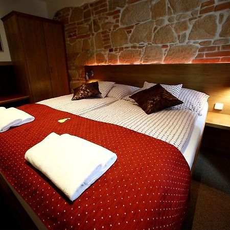 Apartments & Suites Zluta Hruska 플젠 외부 사진