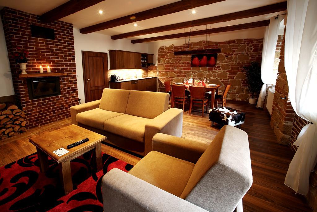 Apartments & Suites Zluta Hruska 플젠 외부 사진