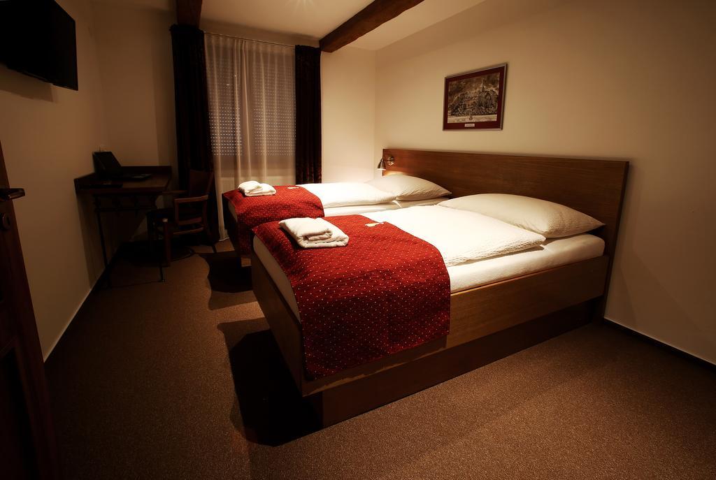 Apartments & Suites Zluta Hruska 플젠 외부 사진