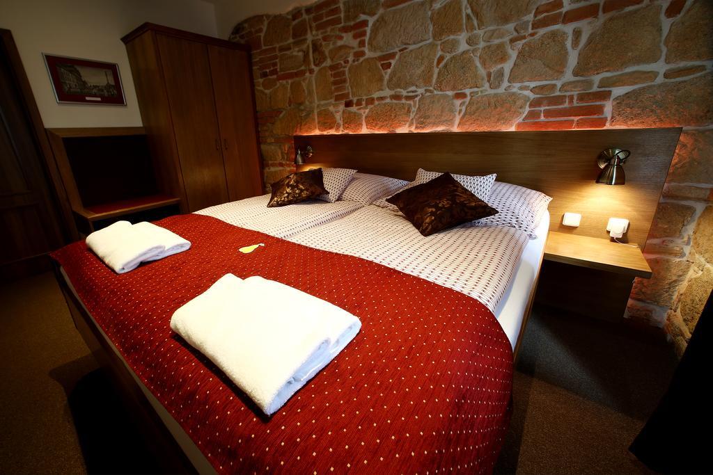 Apartments & Suites Zluta Hruska 플젠 외부 사진