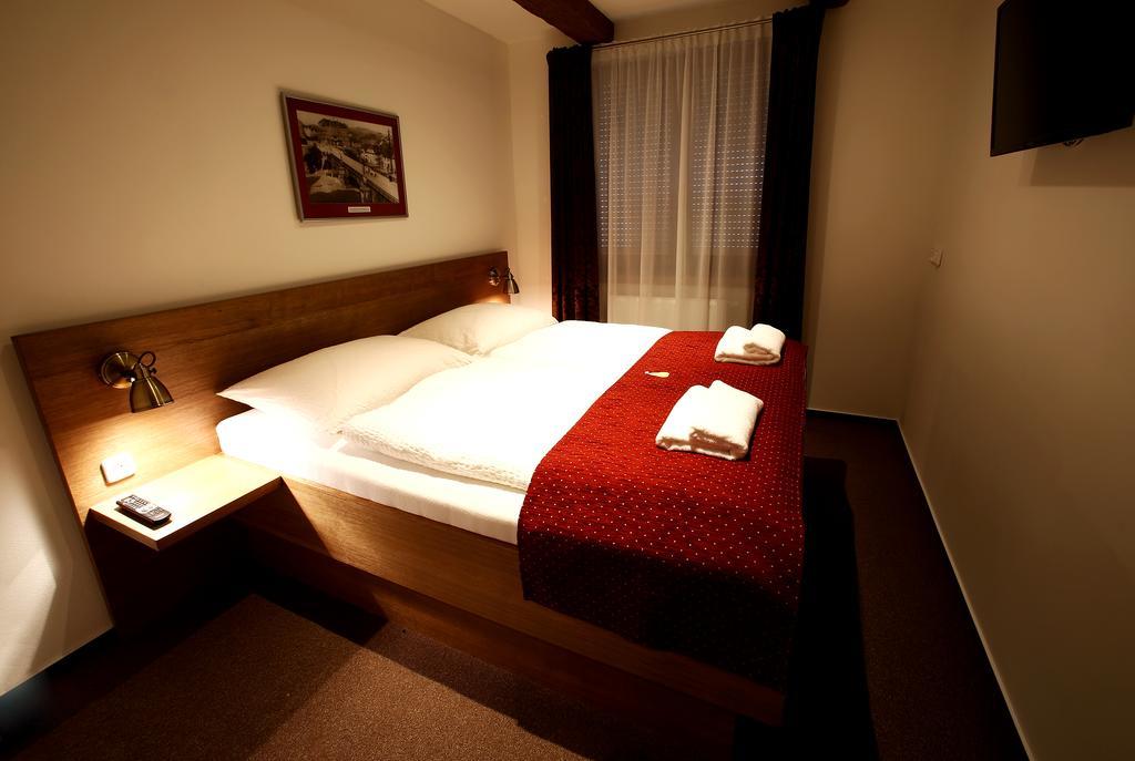 Apartments & Suites Zluta Hruska 플젠 외부 사진