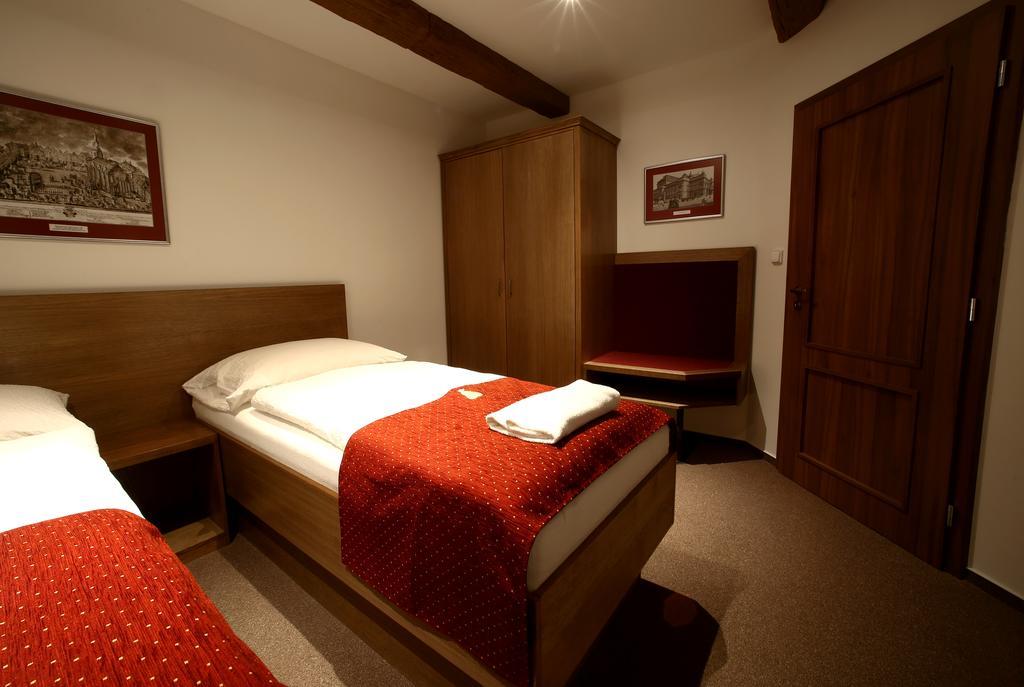 Apartments & Suites Zluta Hruska 플젠 외부 사진