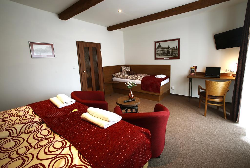 Apartments & Suites Zluta Hruska 플젠 외부 사진